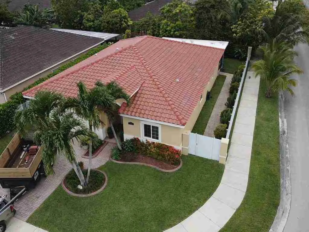 West Palm Beach Colonial - roofers in west palm beach fl
